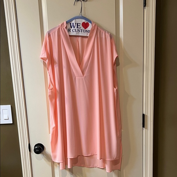 Eloquii Tops - Eloquii Soft Peachy/pink  V-Neck Blouse 22